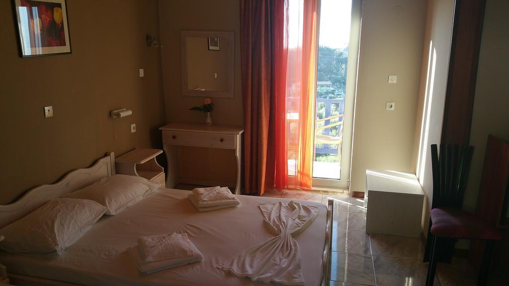 Politia Hotel Áyios Nikítas Habitación foto